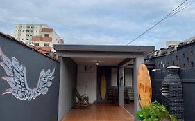 Casa 10 pessoas, perto praia, 2 vagas,Wifi,Ar condicionado